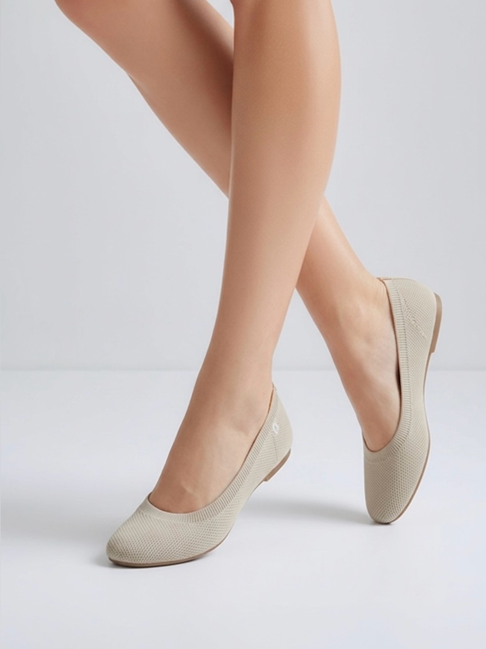 VIVAIA Women Sz 7 Claire Walker Round-Toe water repellent Walking Flats Beige